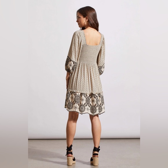 Canadian Designer TRIBAL 2-Ways Printed Dress with Embroidery - Picture 2 of 8